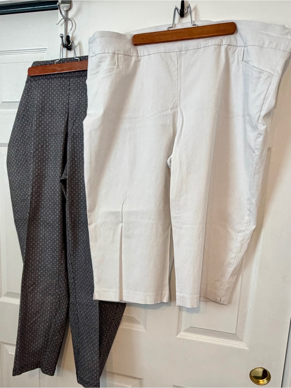 2pair George black and white stylish Dress Pants & Terra sky white capri. 24w